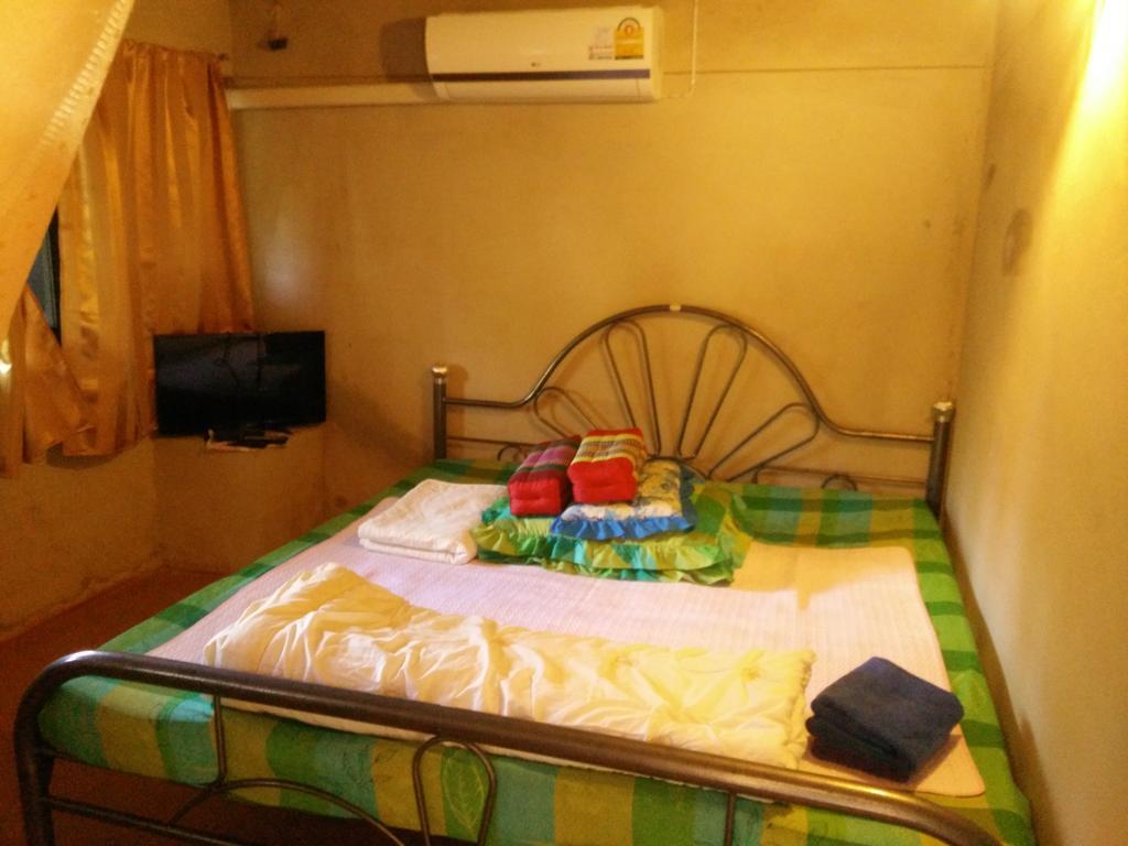 Ton Lang Homestay Pua Exterior photo